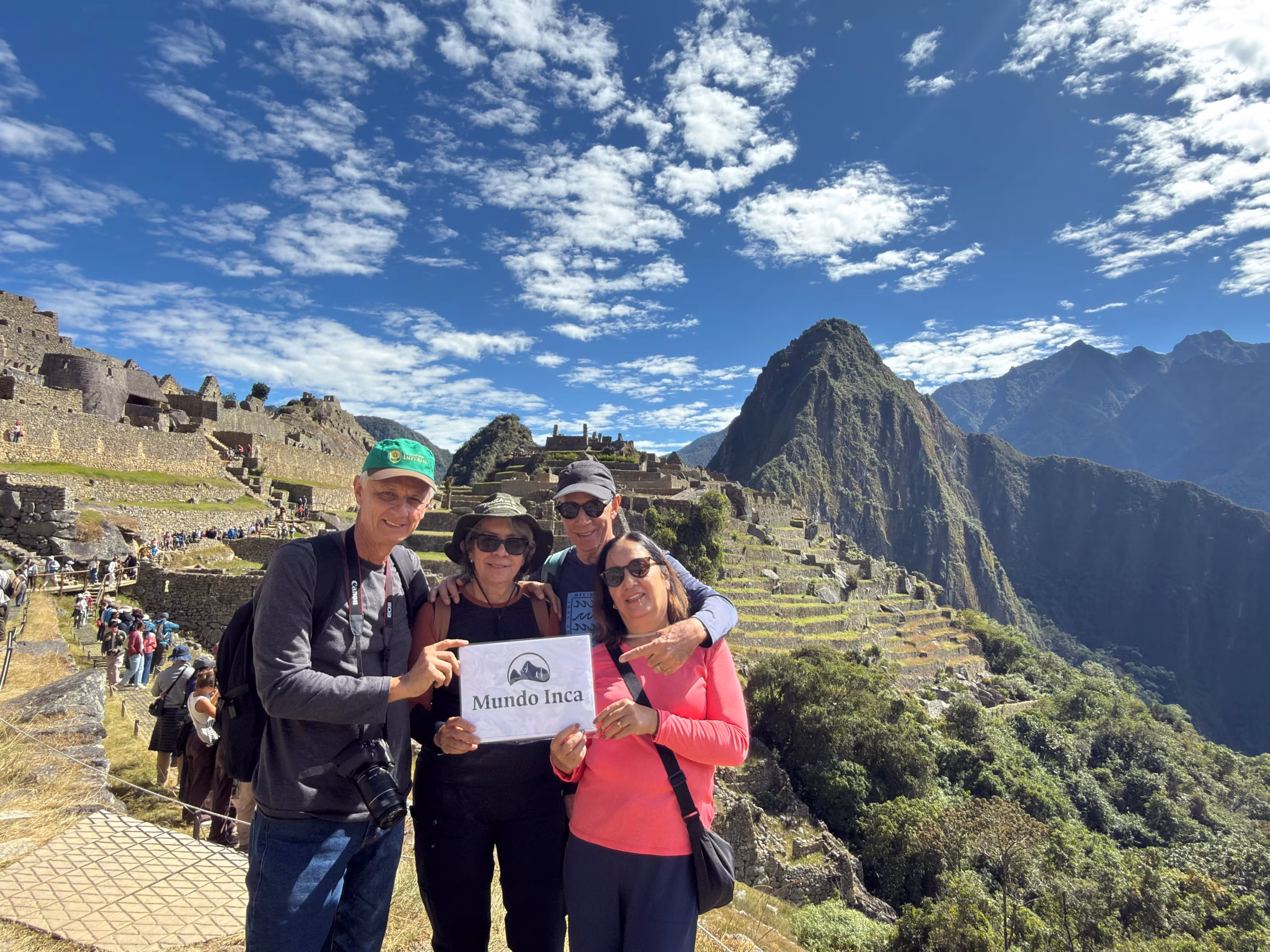 Mundo Inca: Pasión por Nuestra Tierra, Compromiso con tu Viaje